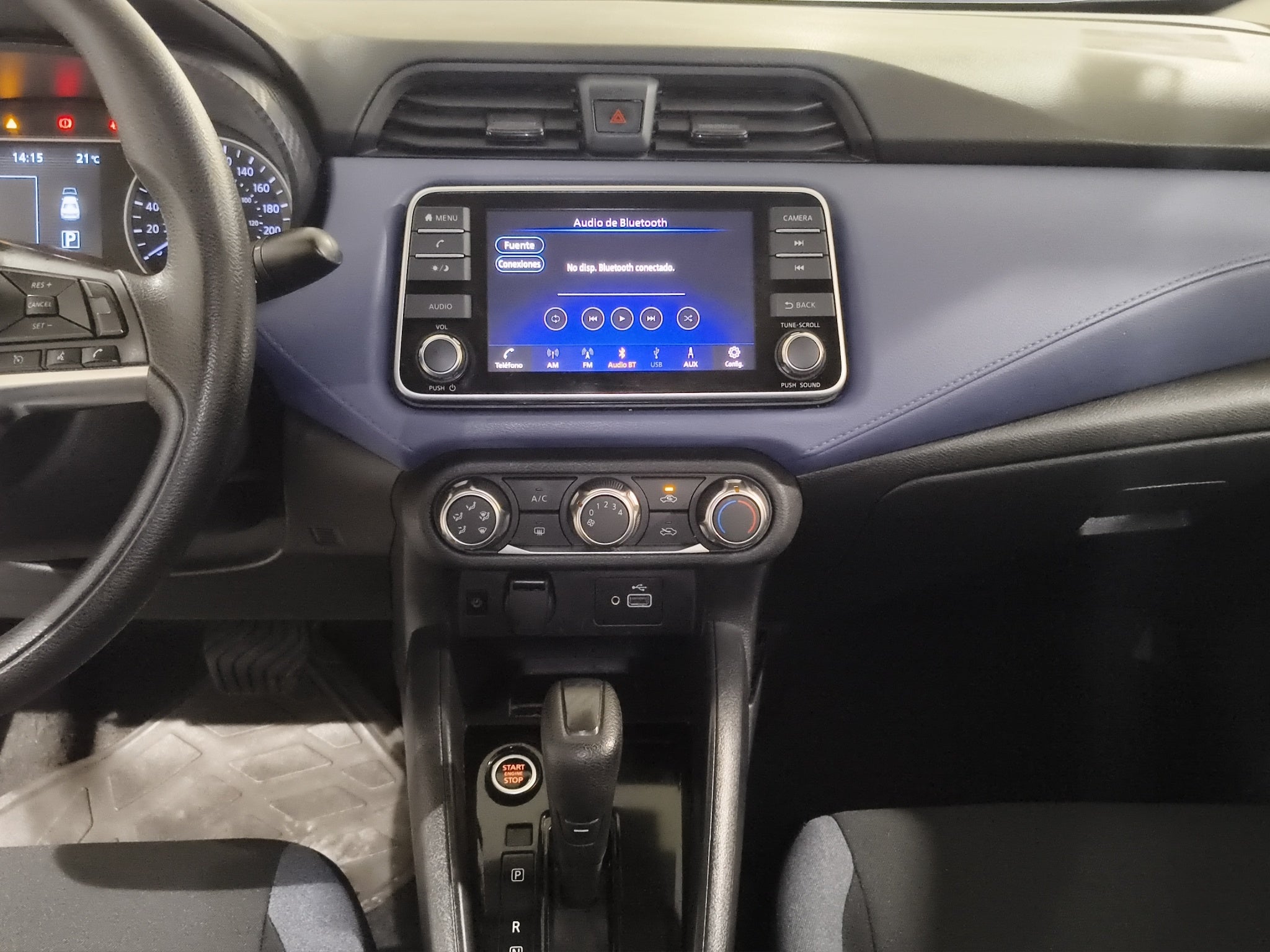 2024 Nissan Versa 4 pts. Advance, TM5, a/ac., f. niebla, RA-16