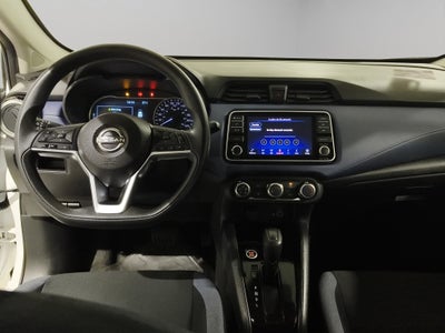2024 Nissan Versa 4 pts. Advance, TM5, a/ac., f. niebla, RA-16