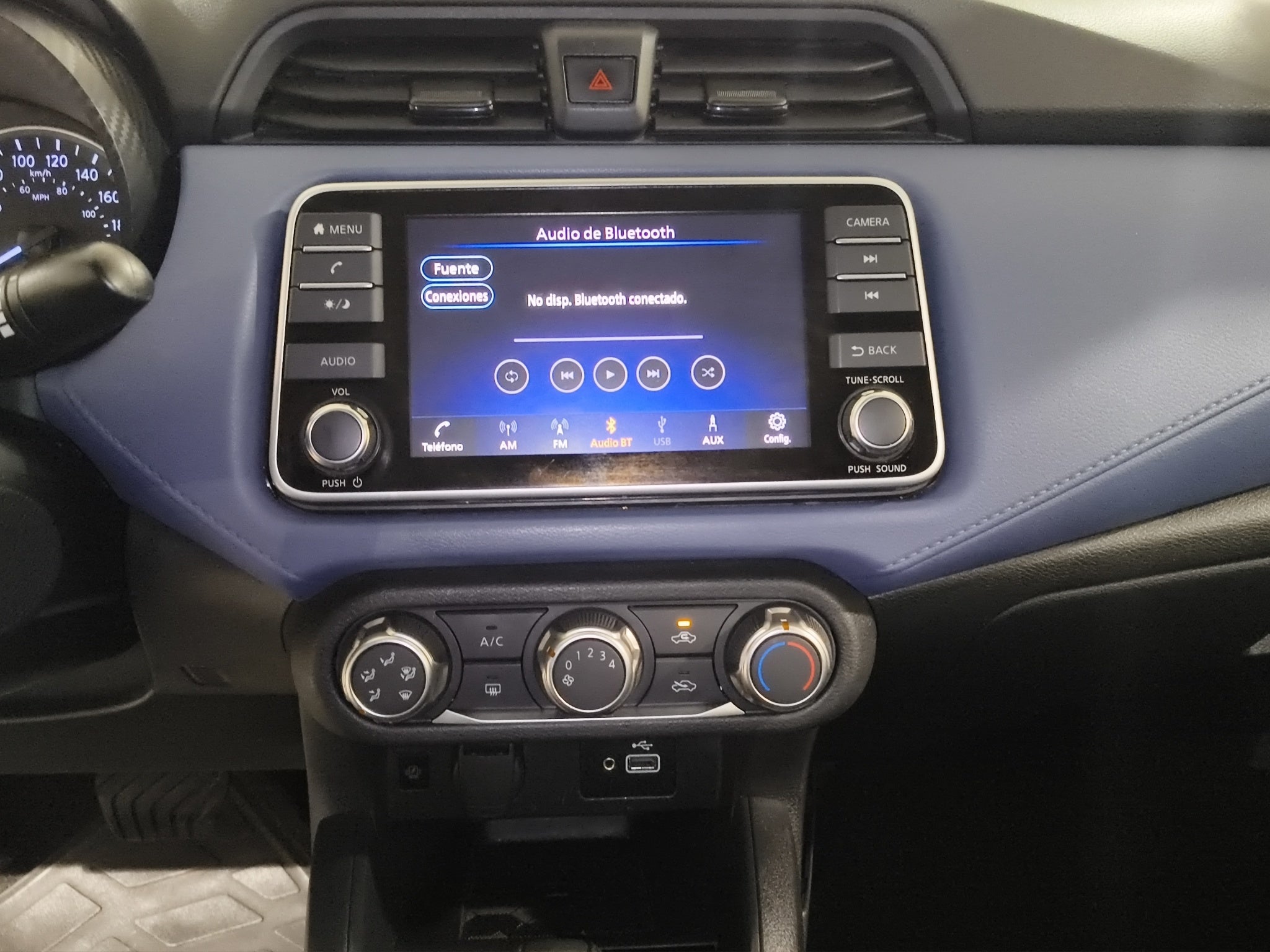 2024 Nissan Versa 4 pts. Advance, TM5, a/ac., f. niebla, RA-16