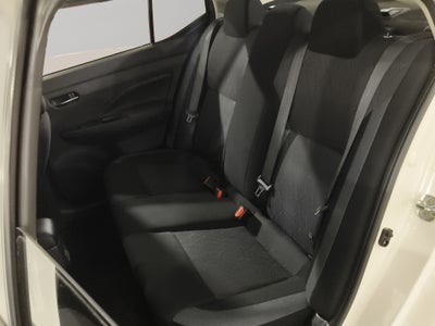2024 Nissan Versa 4 pts. Advance, TM5, a/ac., f. niebla, RA-16