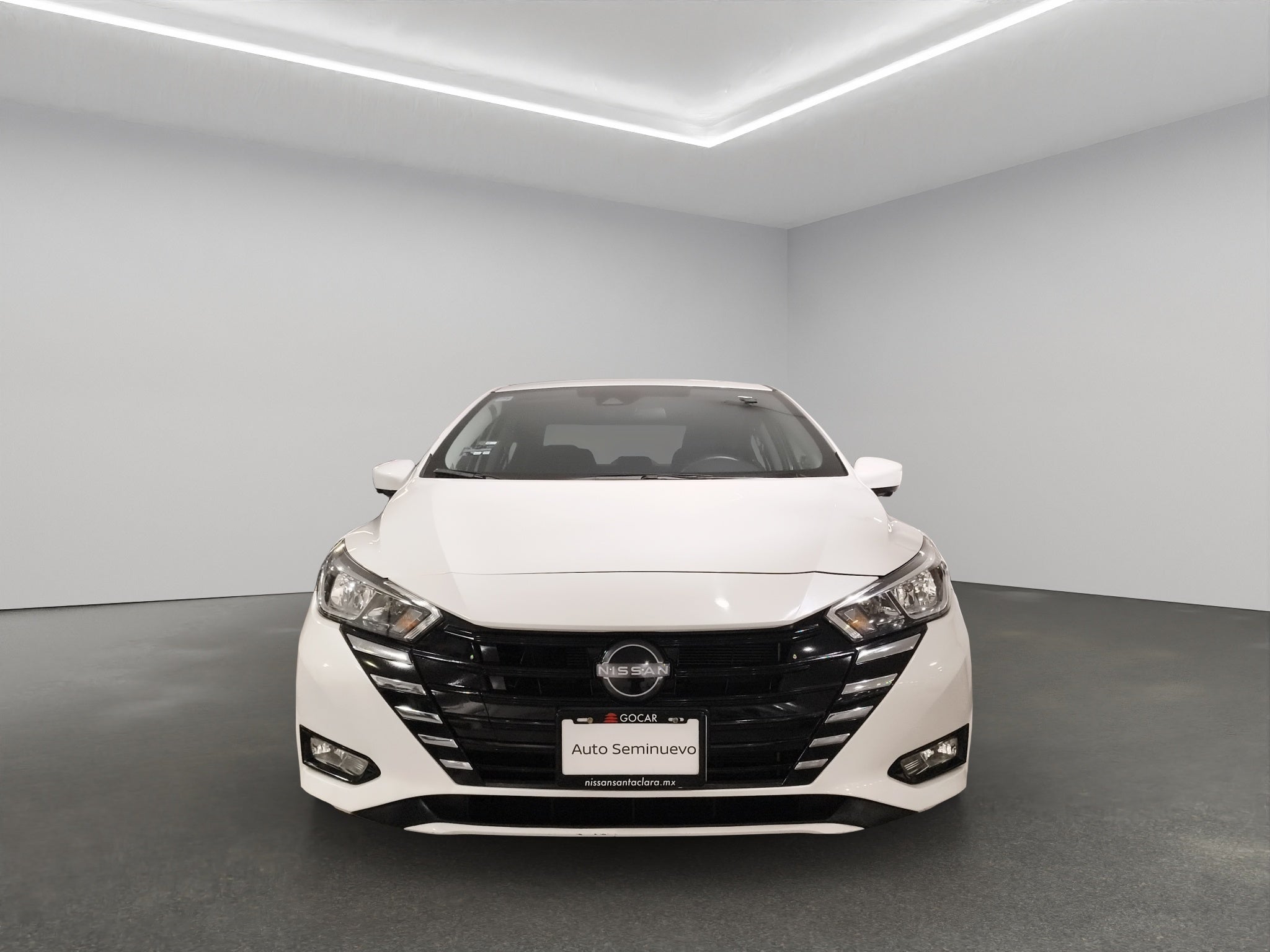 2024 Nissan Versa 4 pts. Advance, TM5, a/ac., f. niebla, RA-16