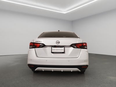 2024 Nissan Versa 4 pts. Advance, TM5, a/ac., f. niebla, RA-16
