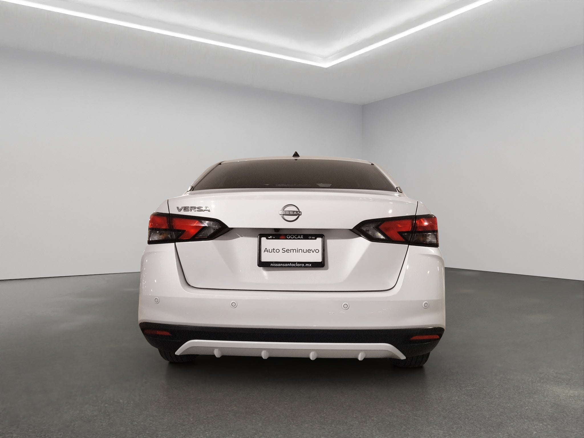 2024 Nissan Versa 4 pts. Advance, TM5, a/ac., f. niebla, RA-16