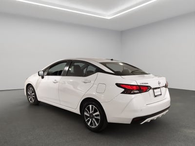 2024 Nissan Versa 4 pts. Advance, TM5, a/ac., f. niebla, RA-16
