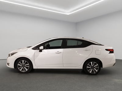 2024 Nissan Versa 4 pts. Advance, TM5, a/ac., f. niebla, RA-16