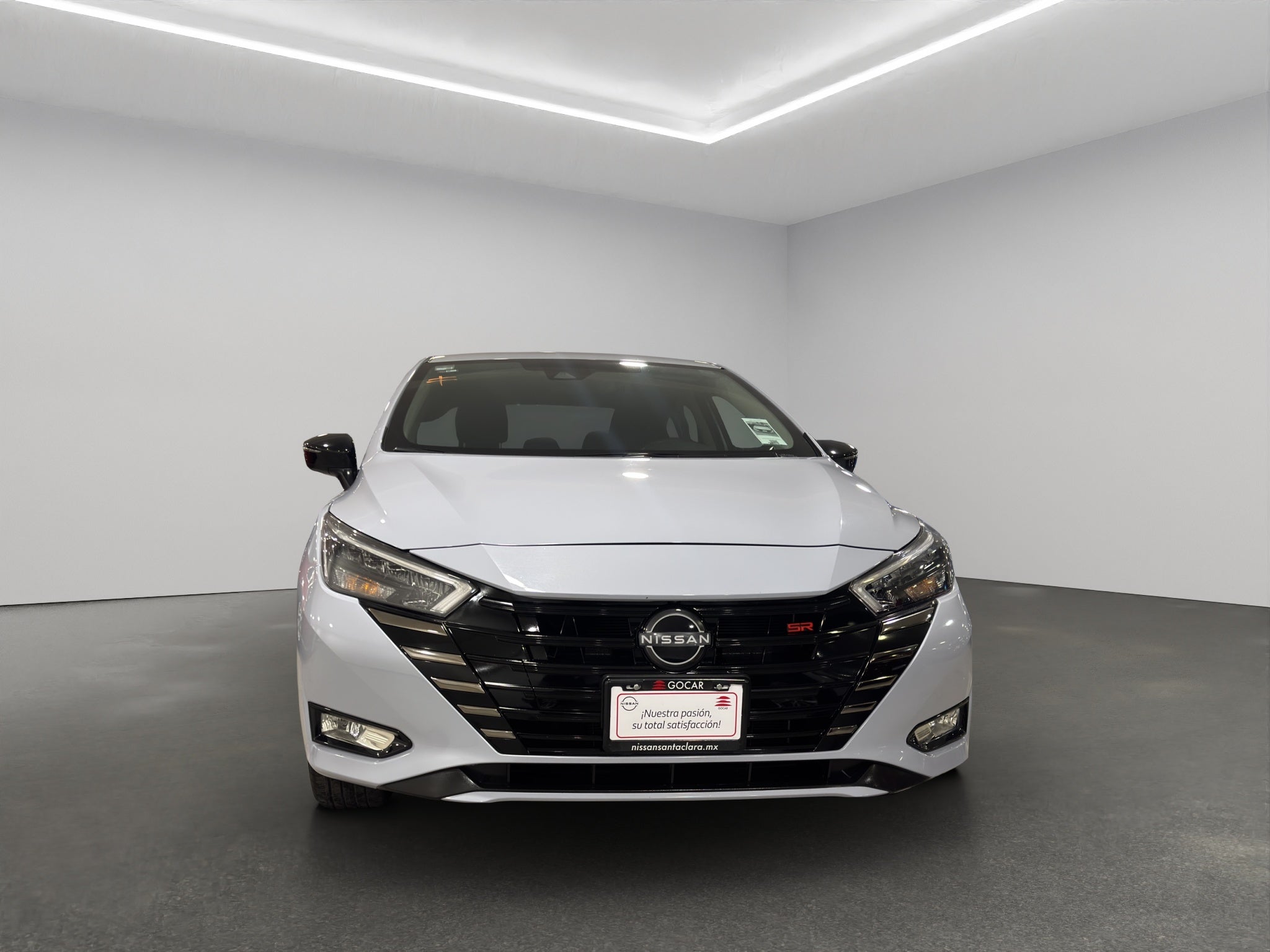 2024 Nissan Versa 4 pts. SR, CVT, a/ac. Aut., f. niebla, f. led, spoiler, RA-17