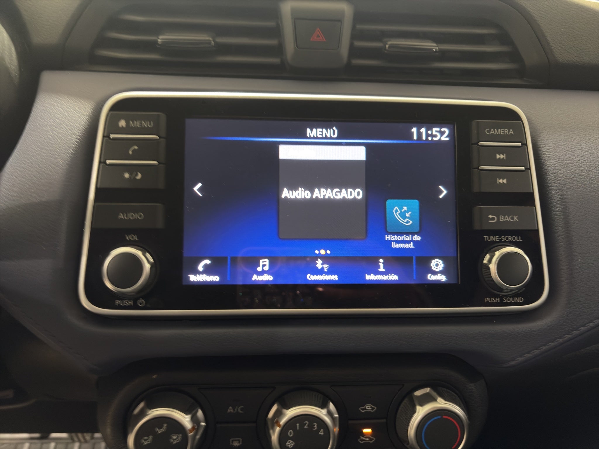 2024 Nissan Versa 4 pts. Advance, TM5, a/ac., f. niebla, RA-16