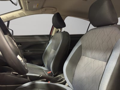 2024 Nissan Versa 4 pts. Advance, TM5, a/ac., f. niebla, RA-16