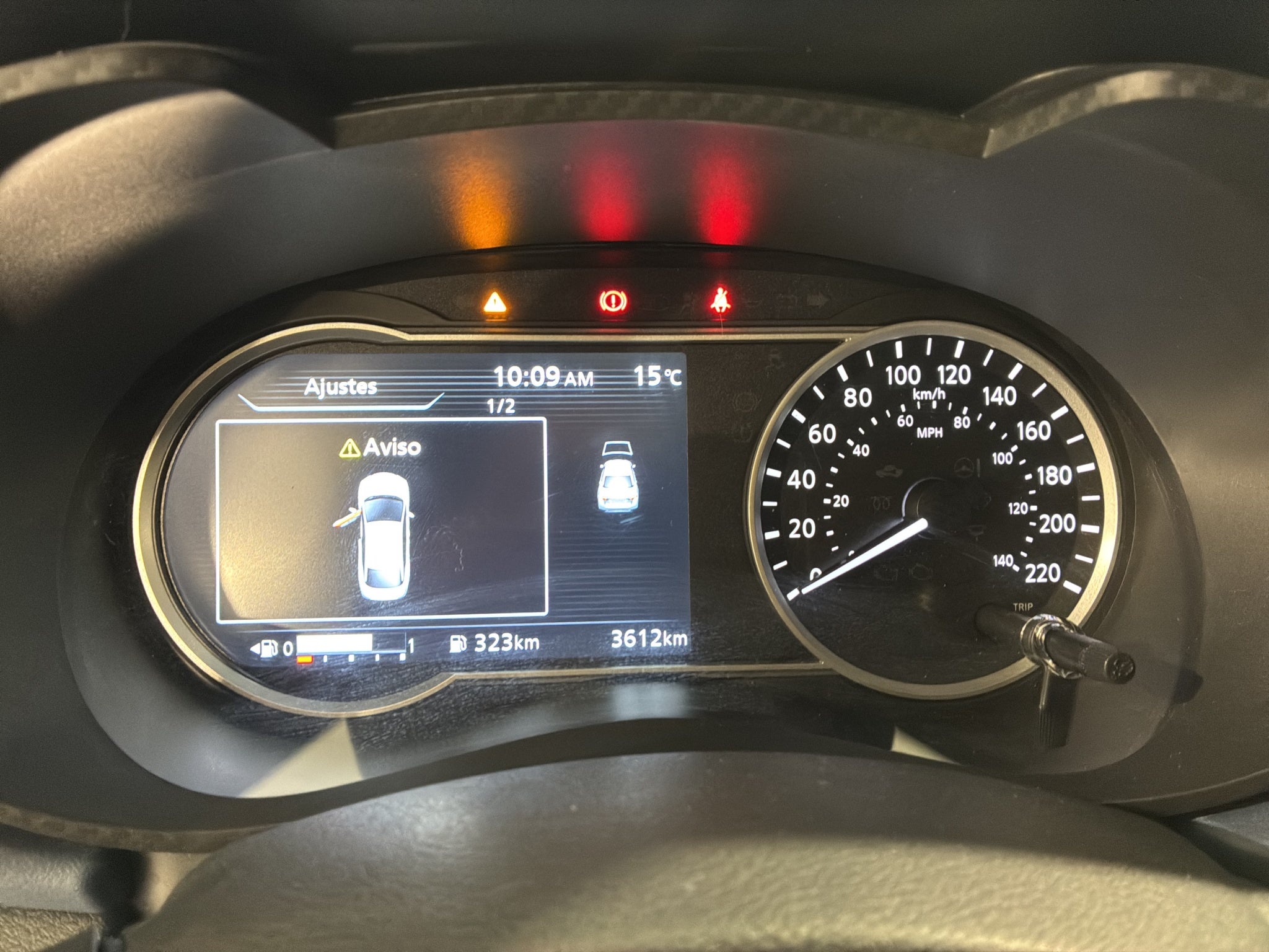 2025 Nissan Versa 4 pts. Advance, TM5, a/ac., f. niebla, RA-16 (línea anterior)