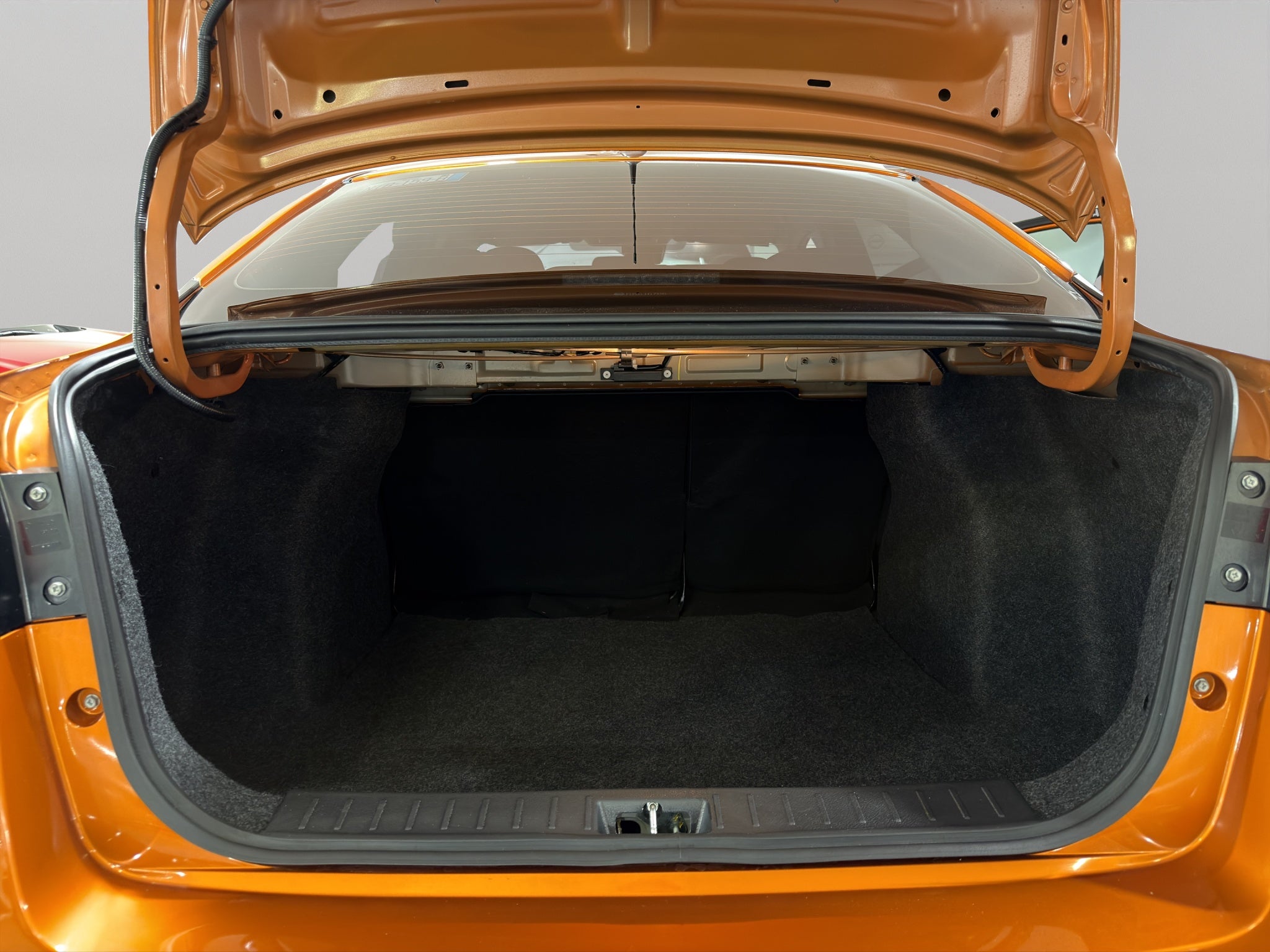 2024 Nissan Versa 4 pts. Advance, TM5, a/ac., f. niebla, RA-16