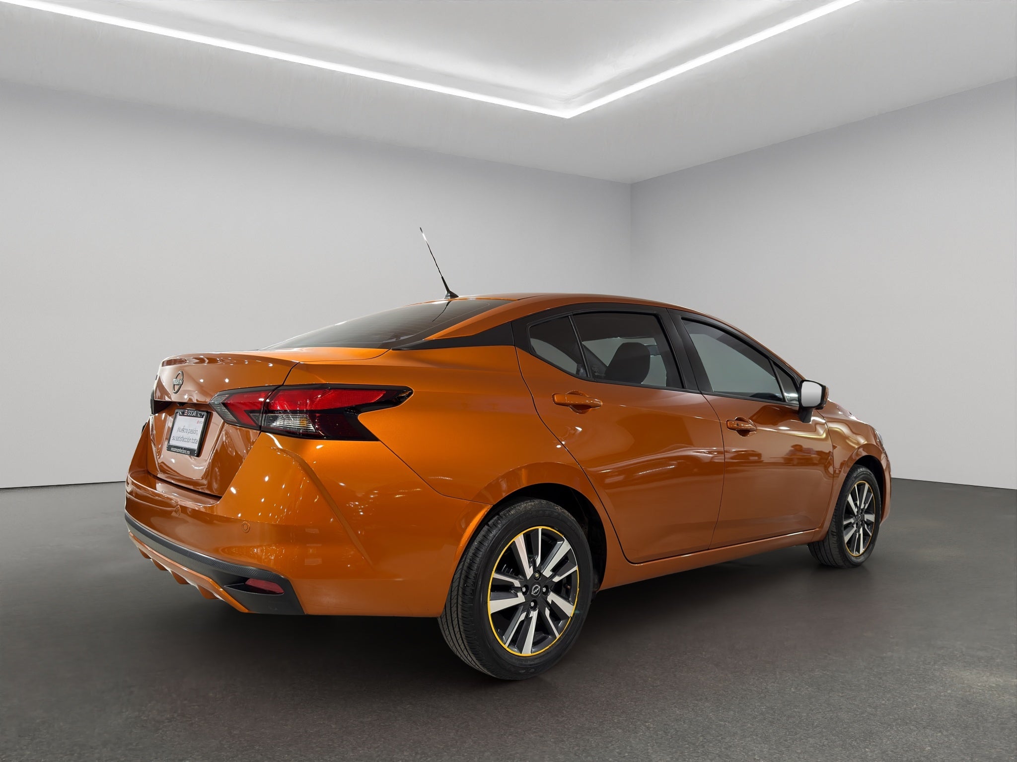 2024 Nissan Versa 4 pts. Advance, TM5, a/ac., f. niebla, RA-16