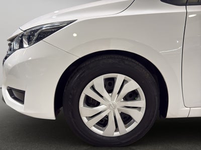 2024 Nissan Versa 4 pts. Sense, TM5, a/ac., R-15