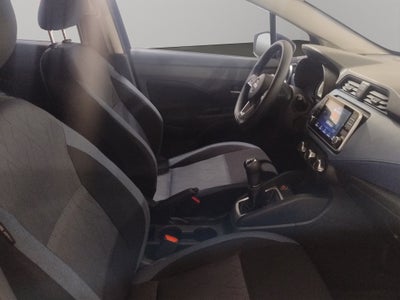 2025 Nissan Versa 4 pts. Advance, TM5, a/ac., f. niebla, RA-16