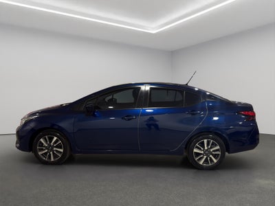 2025 Nissan Versa 4 pts. Advance, TM5, a/ac., f. niebla, RA-16