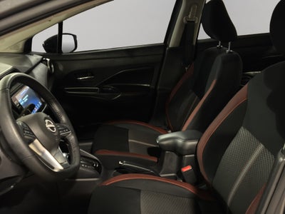 2024 Nissan Versa 4 pts. SR, CVT, a/ac. Aut., f. niebla, f. led, spoiler, RA-17