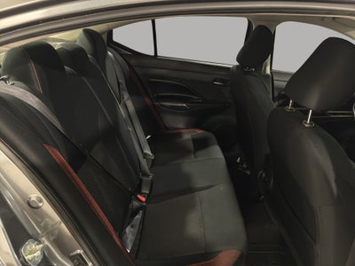 2024 Nissan Versa 4 pts. SR, CVT, a/ac. Aut., f. niebla, f. led, spoiler, RA-17