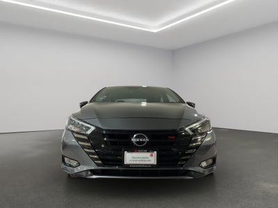 2024 Nissan Versa 4 pts. SR, CVT, a/ac. Aut., f. niebla, f. led, spoiler, RA-17