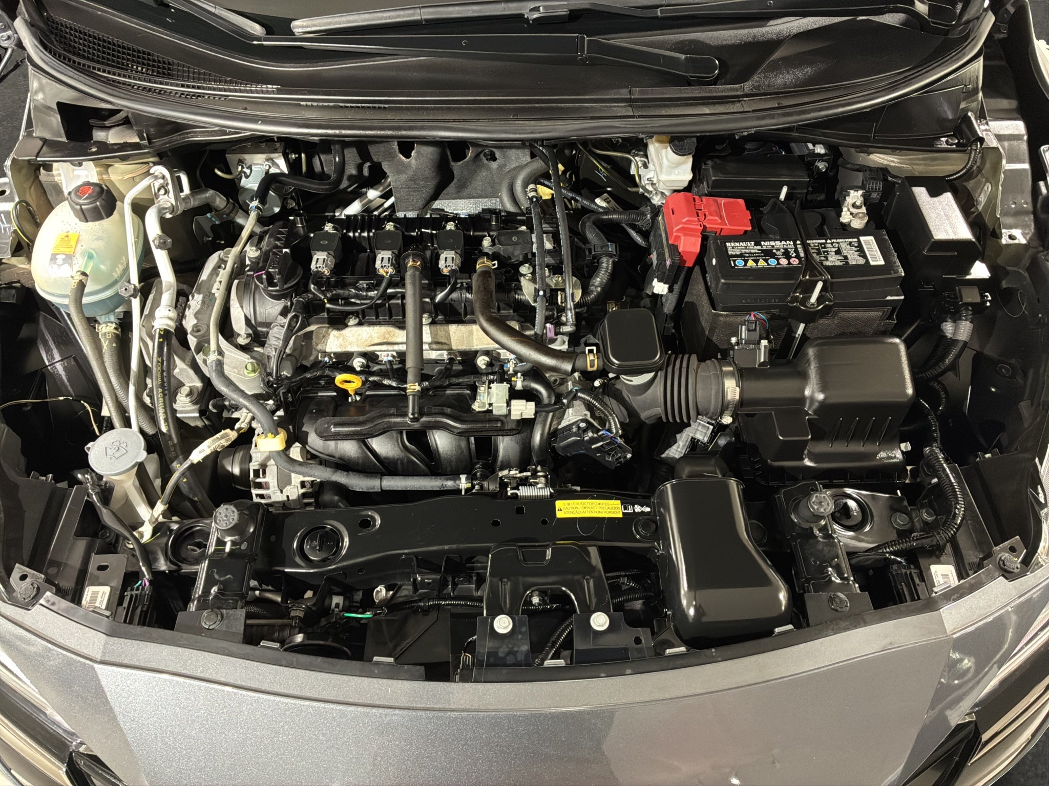 2024 Nissan Versa 4 pts. SR, CVT, a/ac. Aut., f. niebla, f. led, spoiler, RA-17