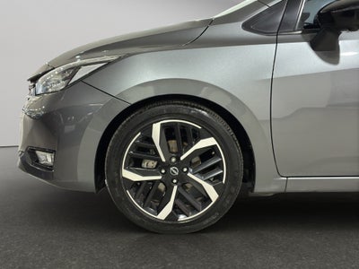 2024 Nissan Versa 4 pts. SR, CVT, a/ac. Aut., f. niebla, f. led, spoiler, RA-17