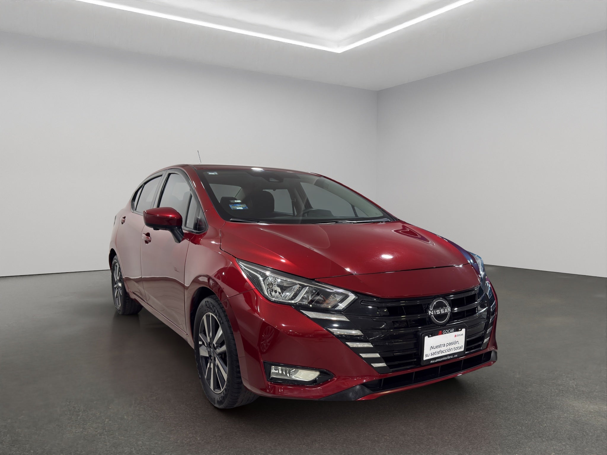 2024 Nissan Versa 4 pts. Advance, TM5, a/ac., f. niebla, RA-16