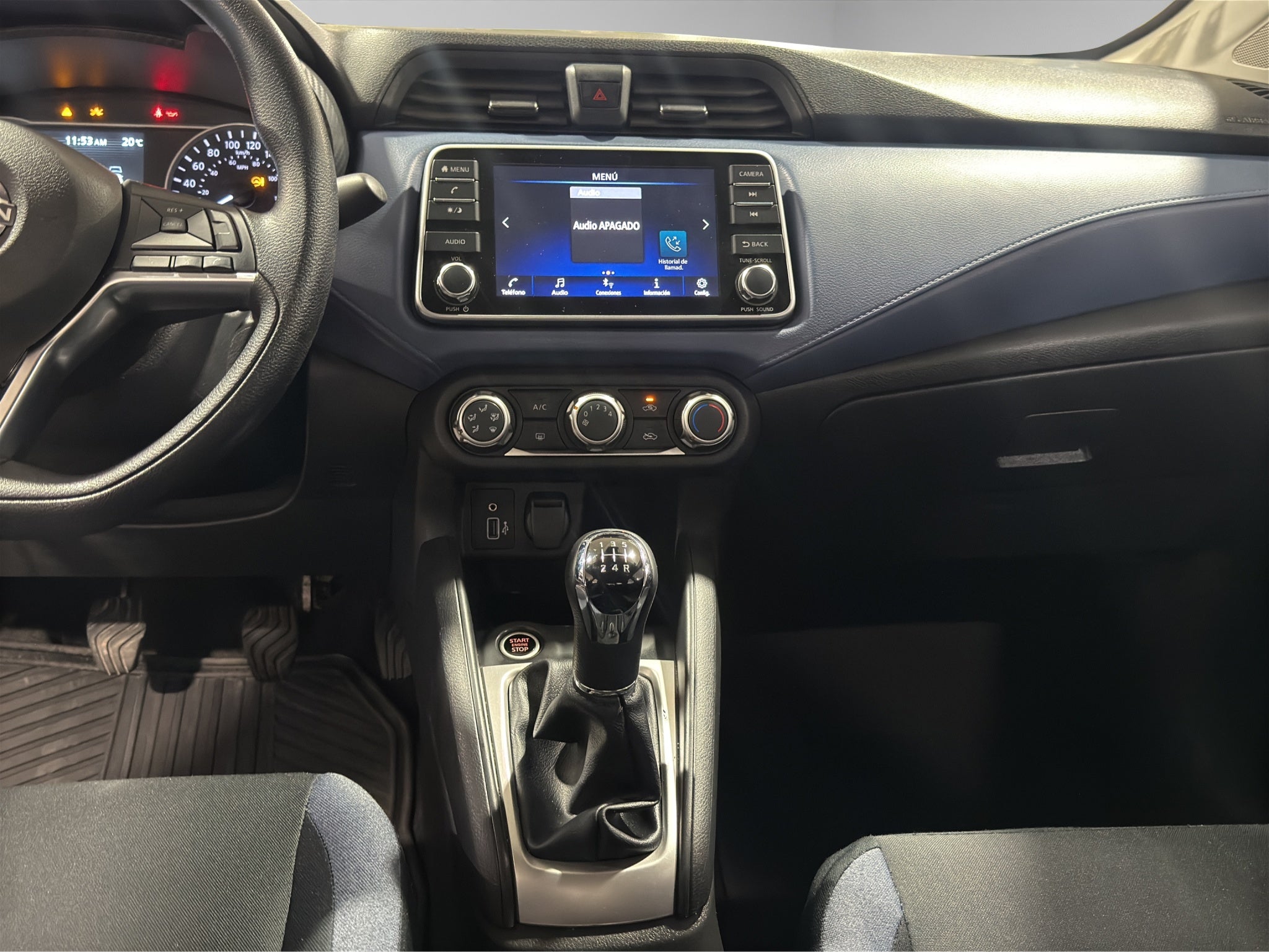 2024 Nissan Versa 4 pts. Advance, TM5, a/ac., f. niebla, RA-16