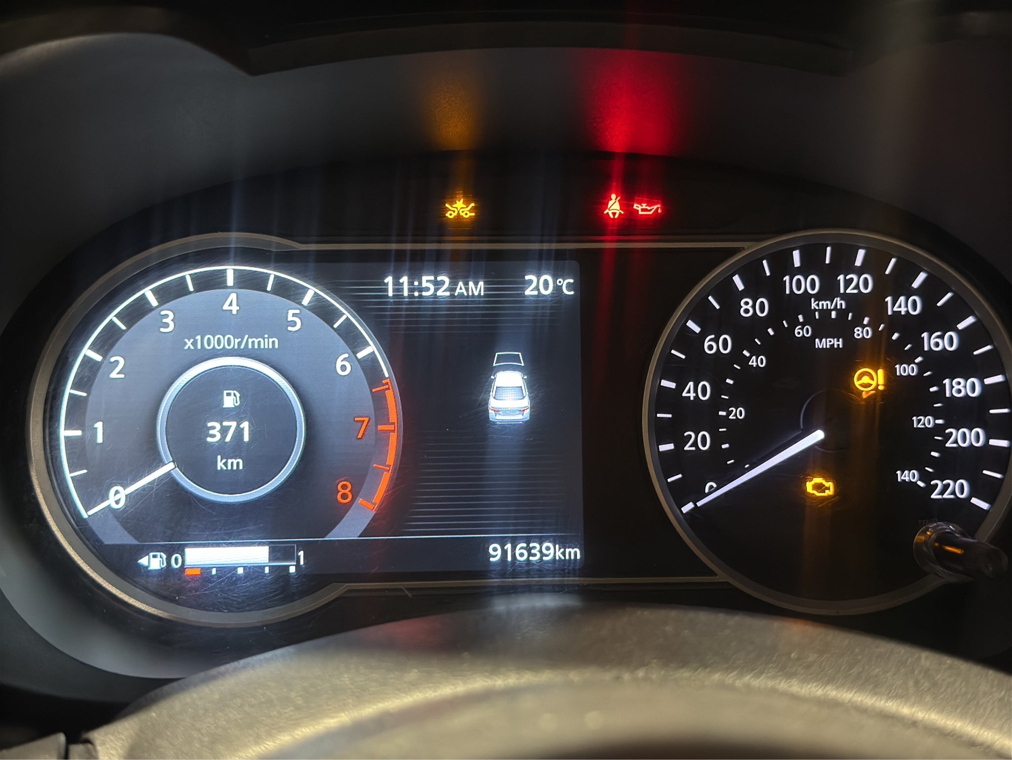 2024 Nissan Versa 4 pts. Advance, TM5, a/ac., f. niebla, RA-16