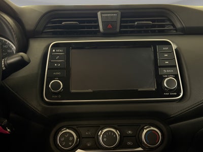 2025 Nissan Versa 4 pts. Sense, TM5, a/ac., R-15 (línea anterior)