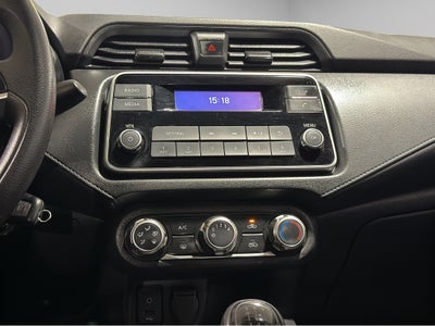 2022 Nissan Versa 4 pts. Sense, TM5, a/ac., VE, R-15 (línea anterior)