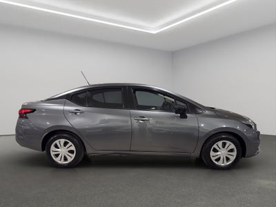 2022 Nissan Versa 4 pts. Sense, TM5, a/ac., VE, R-15 (línea anterior)