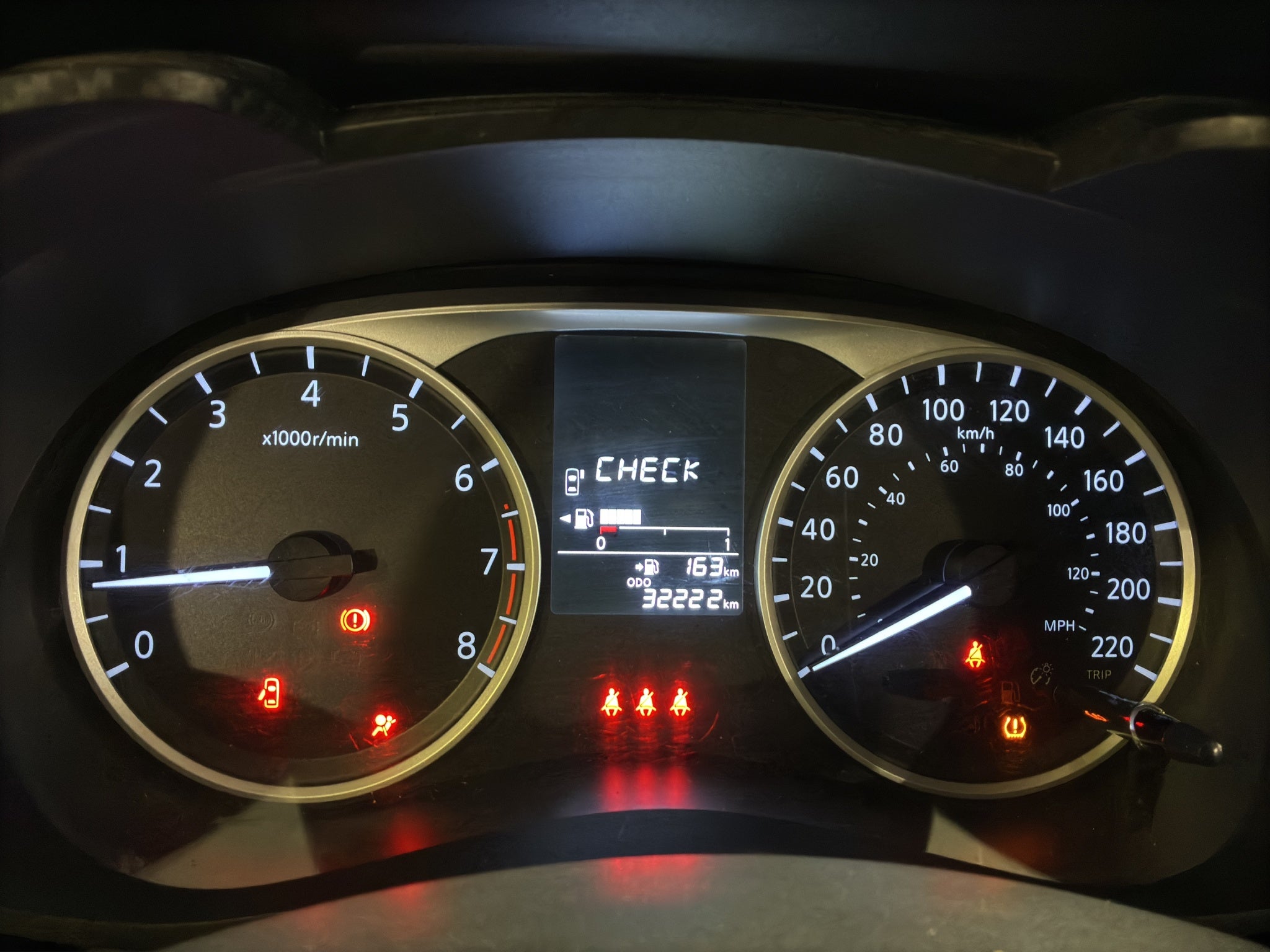 2024 Nissan Versa 4 pts. Sense, TM5, a/ac., R-15