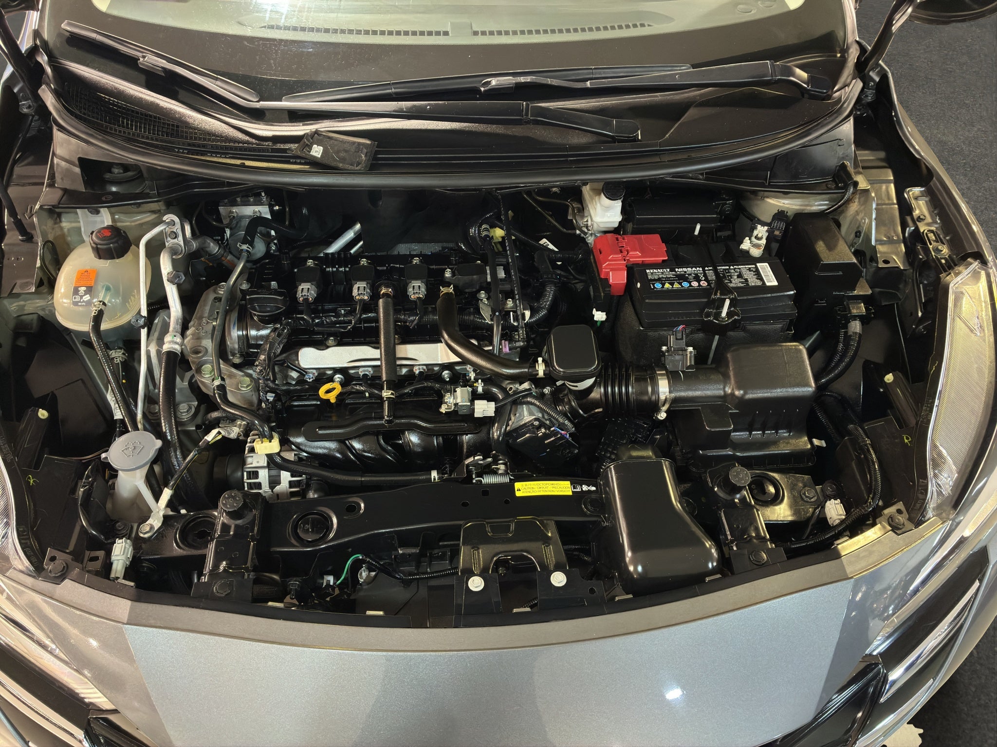 2024 Nissan Versa 4 pts. Sense, TM5, a/ac., R-15