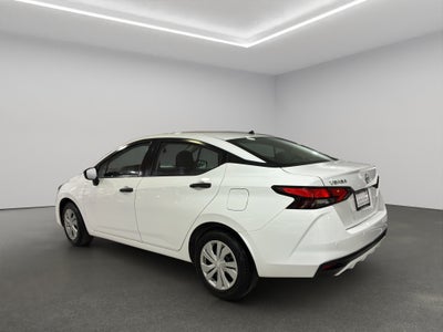 2023 Nissan Versa 4 pts. Sense, TM5, a/ac., R-15 (cambio de línea)