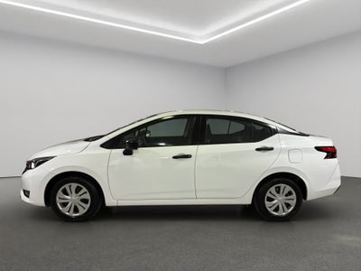 2023 Nissan Versa 4 pts. Sense, TM5, a/ac., R-15 (cambio de línea)