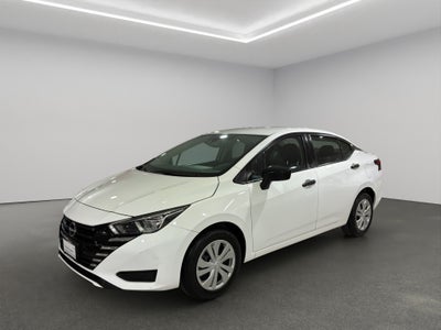 2023 Nissan Versa 4 pts. Sense, TM5, a/ac., R-15 (cambio de línea)