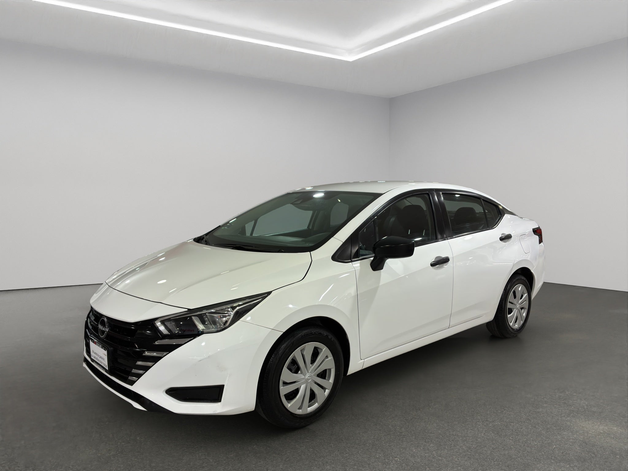 2023 Nissan Versa 4 pts. Sense, TM5, a/ac., R-15 (cambio de línea)