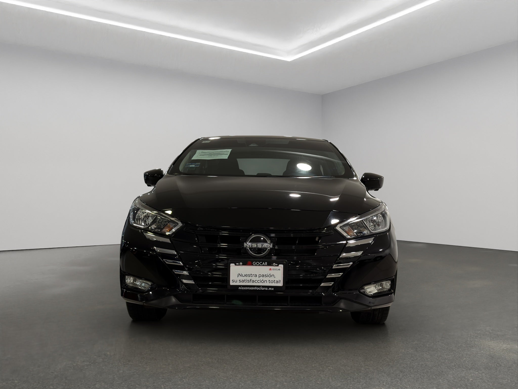 2024 Nissan Versa 4 pts. Advance, TM5, a/ac., f. niebla, RA-16