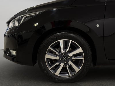 2024 Nissan Versa 4 pts. Advance, TM5, a/ac., f. niebla, RA-16