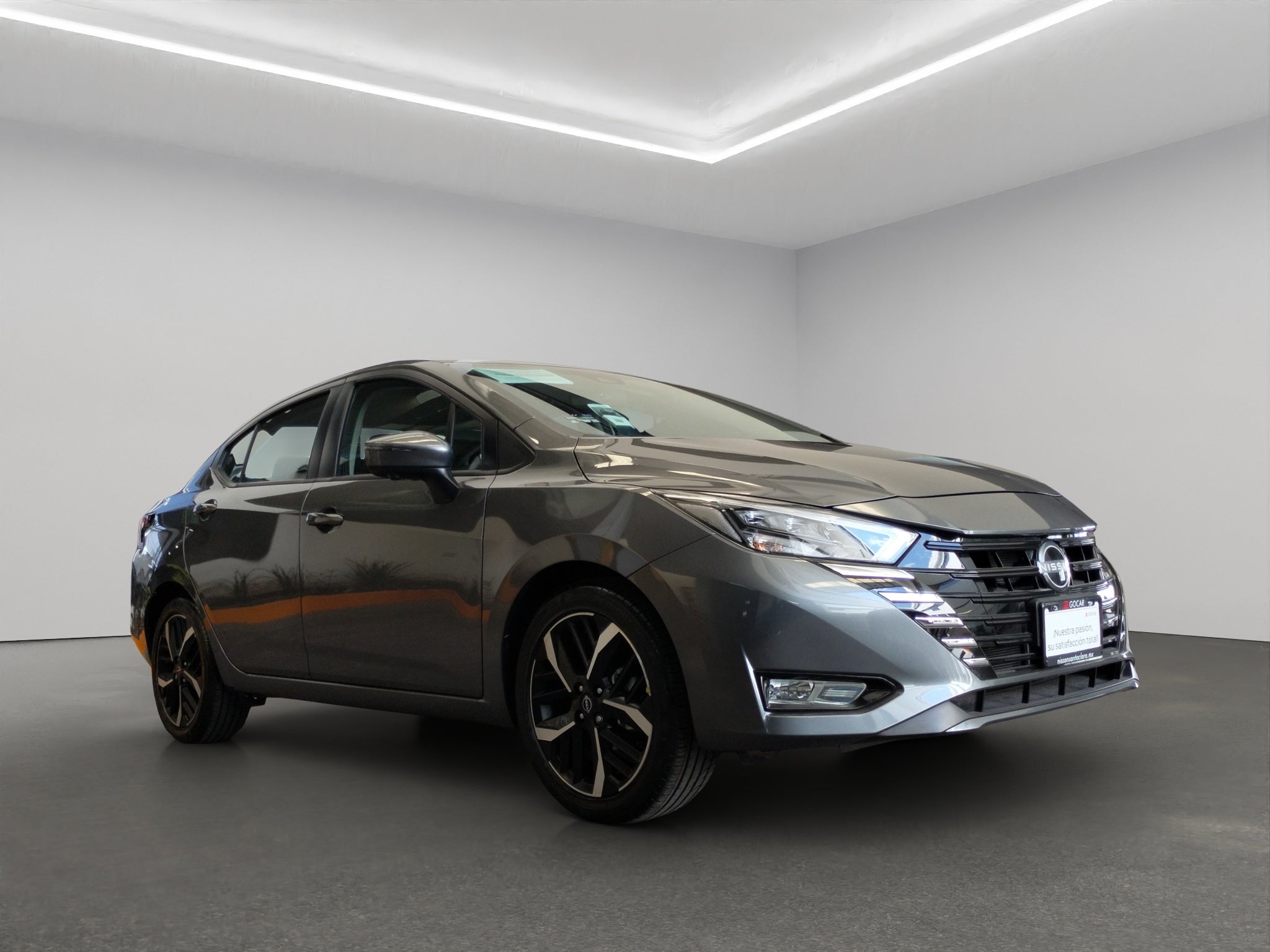 2024 Nissan Versa 4 pts. Exclusive, CVT, a/ac. Aut., piel, f. niebla, f. led, RA-17