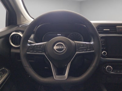 2024 Nissan Versa 4 pts. Exclusive, CVT, a/ac. Aut., piel, f. niebla, f. led, RA-17