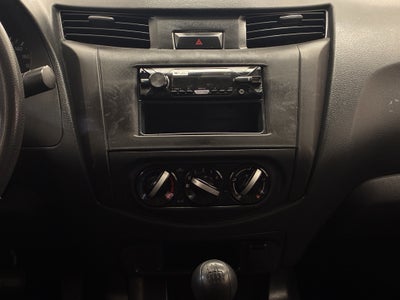 2020 Nissan Comerciales NP300 4 pts. S, Pick-Up, Doble Cab., TM6, a/ac. (línea anterior)