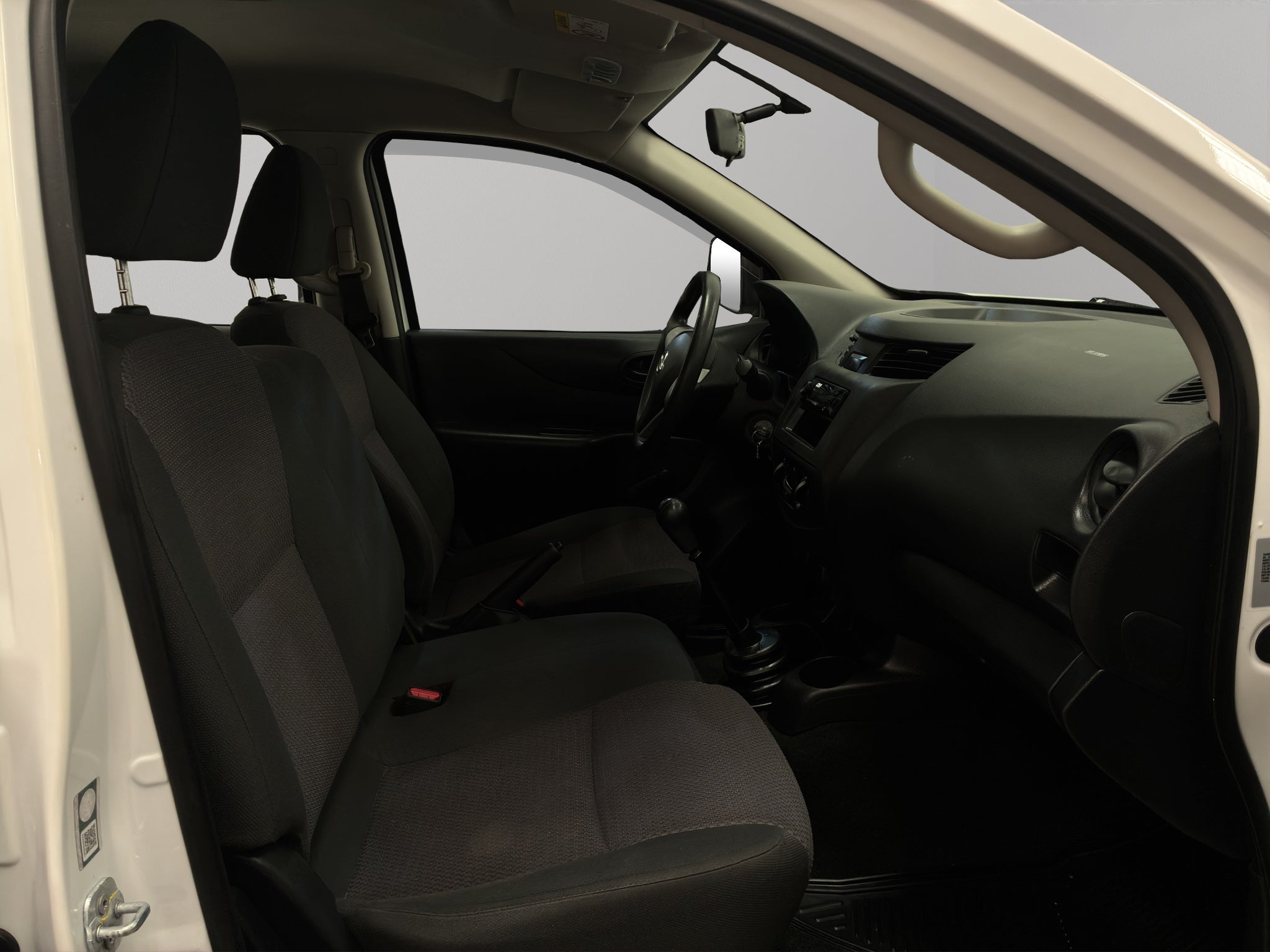 2020 Nissan Comerciales NP300 4 pts. S, Pick-Up, Doble Cab., TM6, a/ac. (línea anterior)