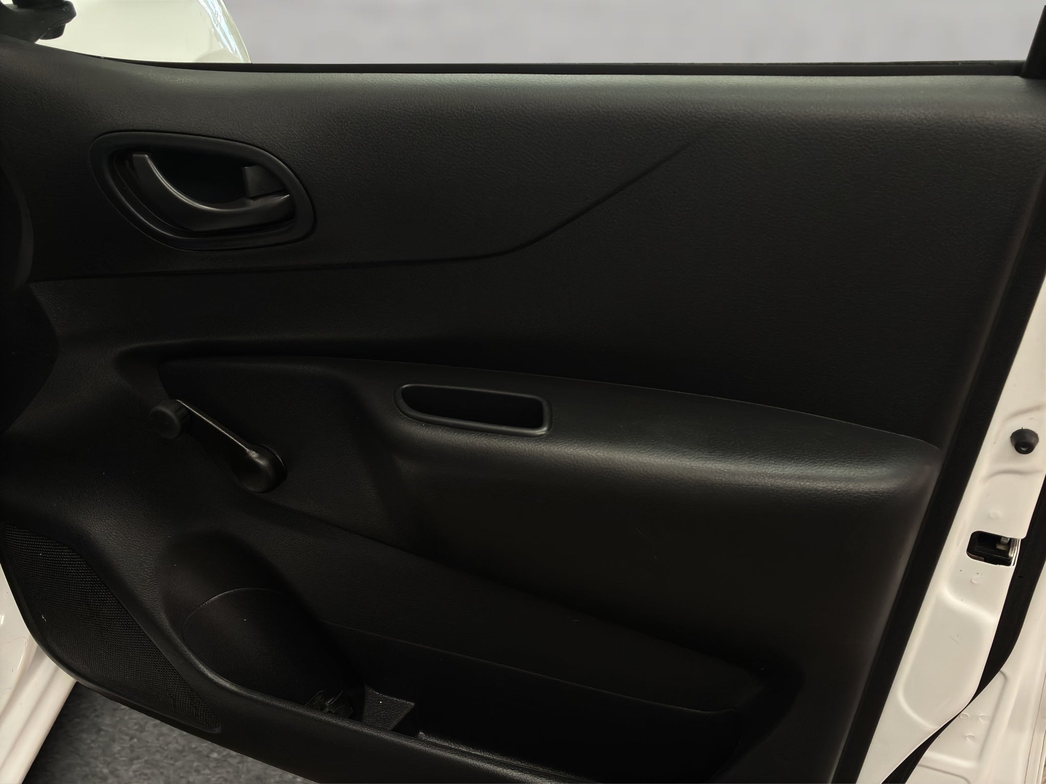 2020 Nissan Comerciales NP300 4 pts. S, Pick-Up, Doble Cab., TM6, a/ac. (línea anterior)