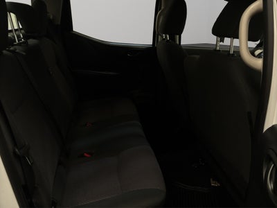 2020 Nissan Comerciales NP300 4 pts. S, Pick-Up, Doble Cab., TM6, a/ac. (línea anterior)