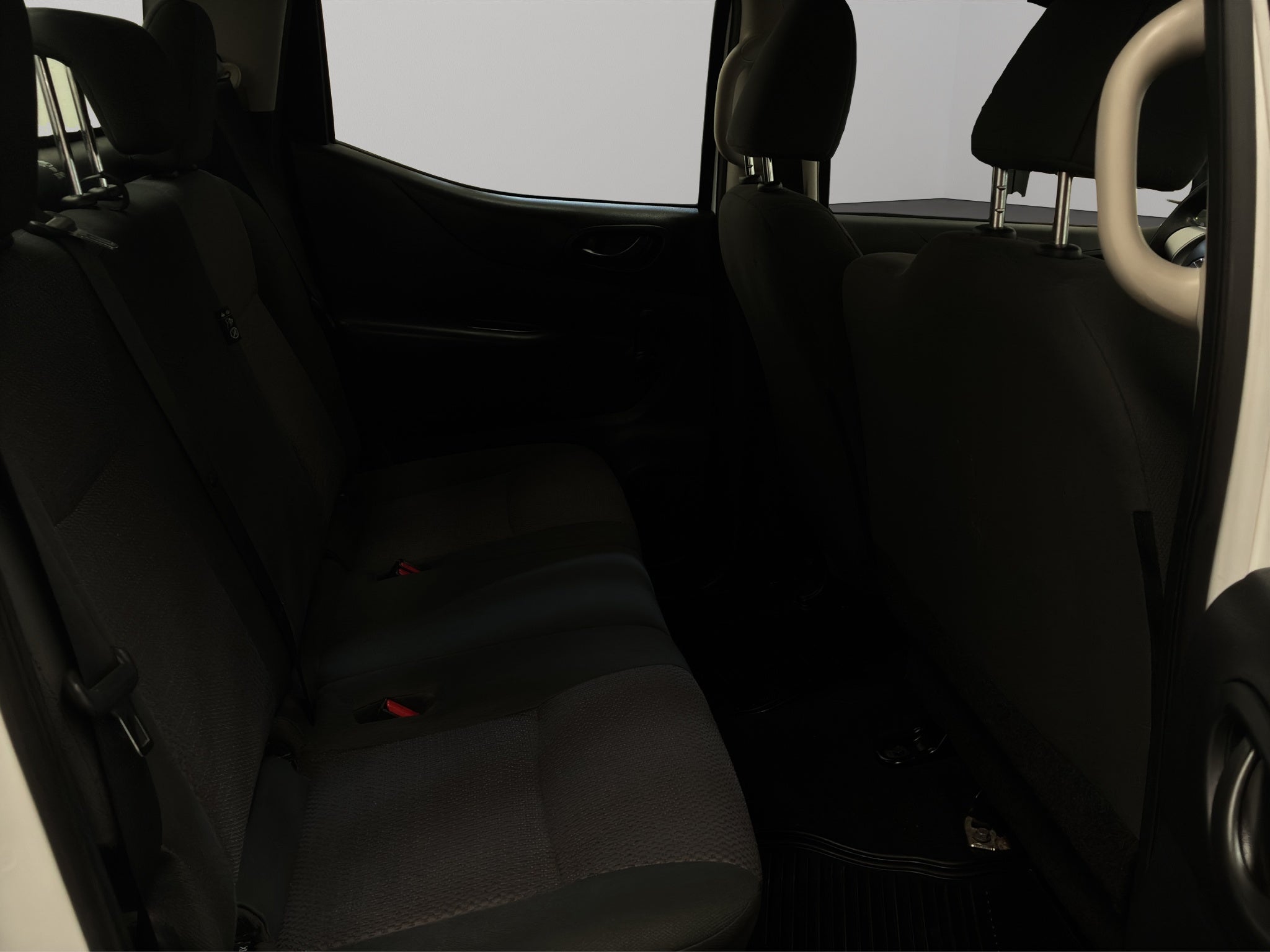 2020 Nissan Comerciales NP300 4 pts. S, Pick-Up, Doble Cab., TM6, a/ac. (línea anterior)