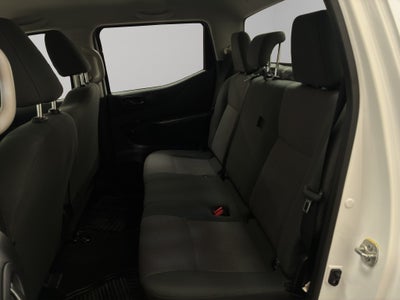 2020 Nissan Comerciales NP300 4 pts. S, Pick-Up, Doble Cab., TM6, a/ac. (línea anterior)