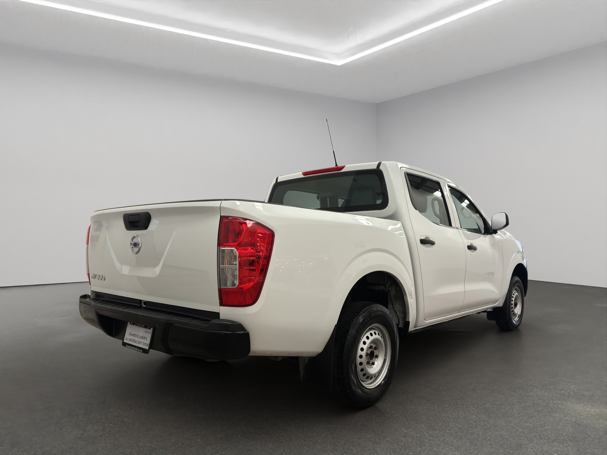 2020 Nissan Comerciales NP300 4 pts. S, Pick-Up, Doble Cab., TM6, a/ac. (línea anterior)