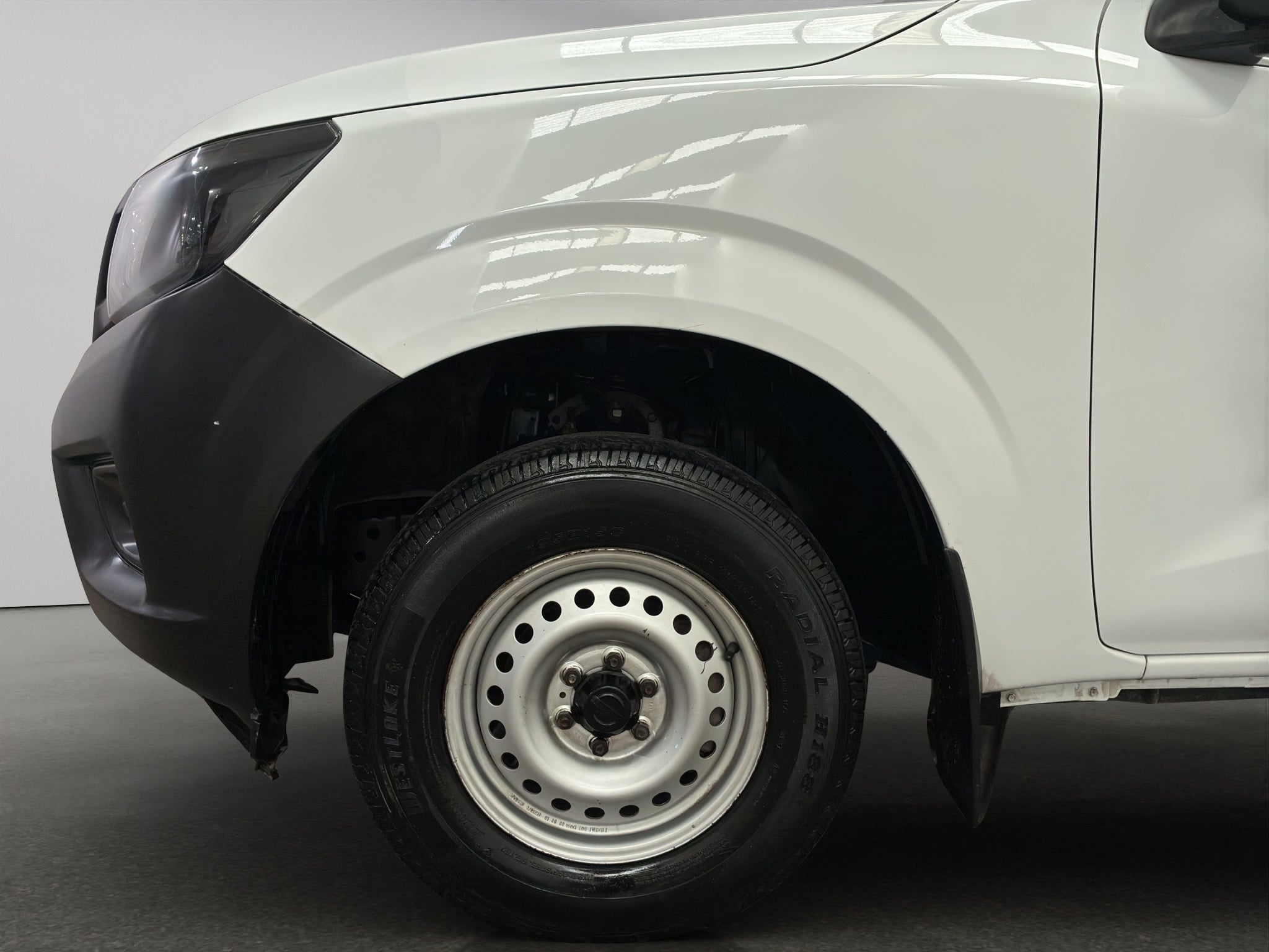 2020 Nissan Comerciales NP300 4 pts. S, Pick-Up, Doble Cab., TM6, a/ac. (línea anterior)