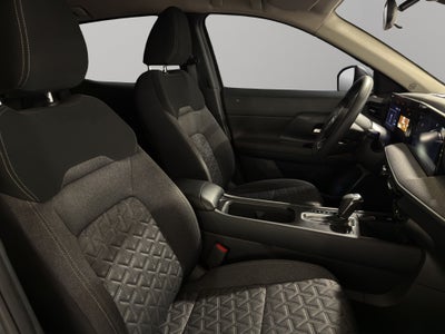 2025 Nissan Kicks VUD 5 pts. Advance, 2.0l, TA, RA-17 (línea nueva)