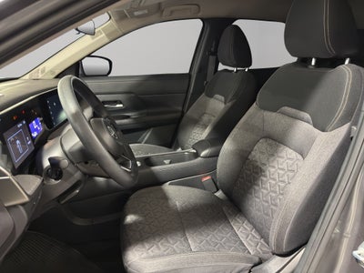 2025 Nissan Kicks VUD 5 pts. Advance, 2.0l, TA, RA-17 (línea nueva)