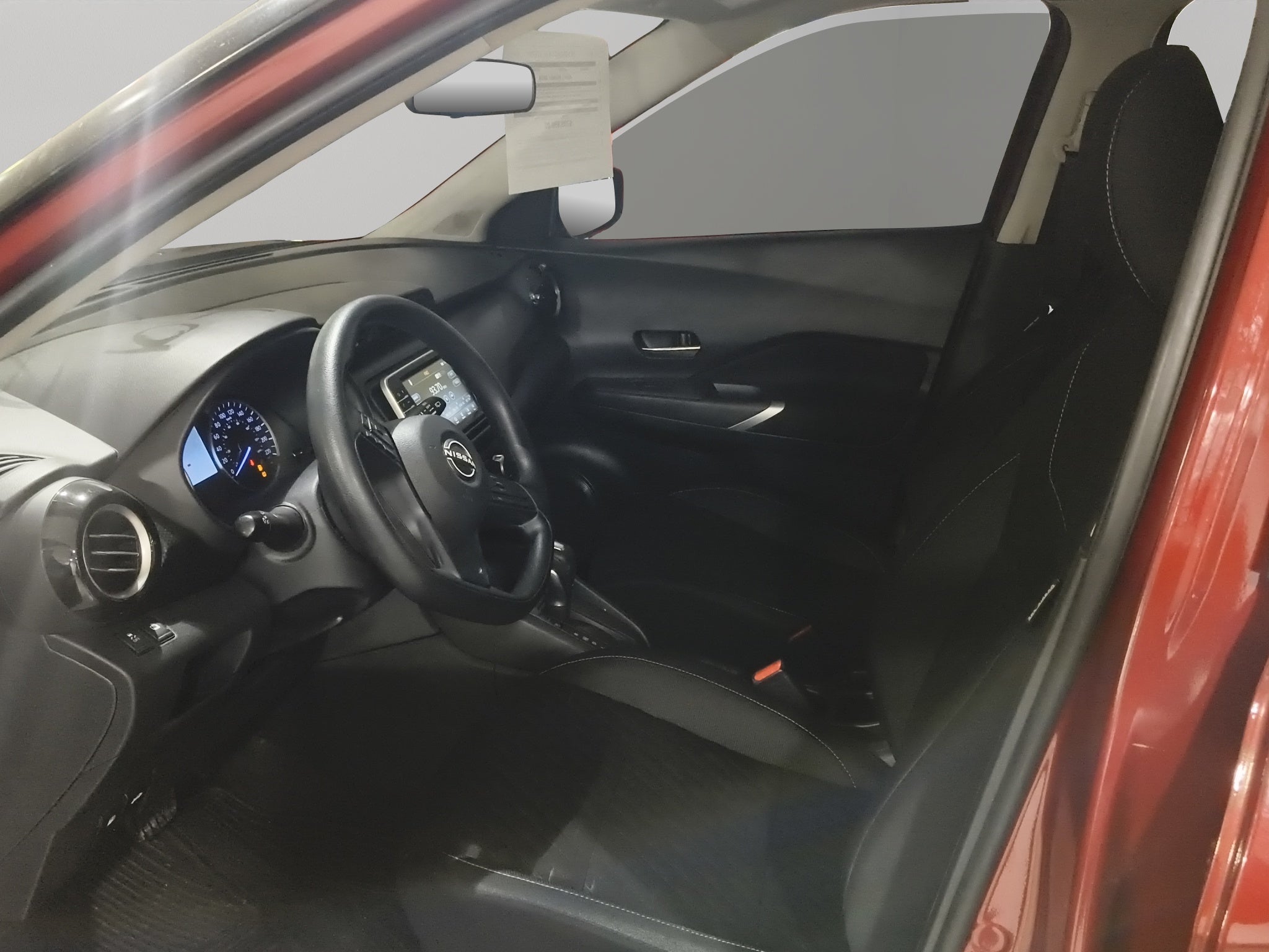 2024 Nissan Kicks VUD 5 pts. Advance, 1.6l, TM5, a/ac., VE, RA-16 (línea anterior)